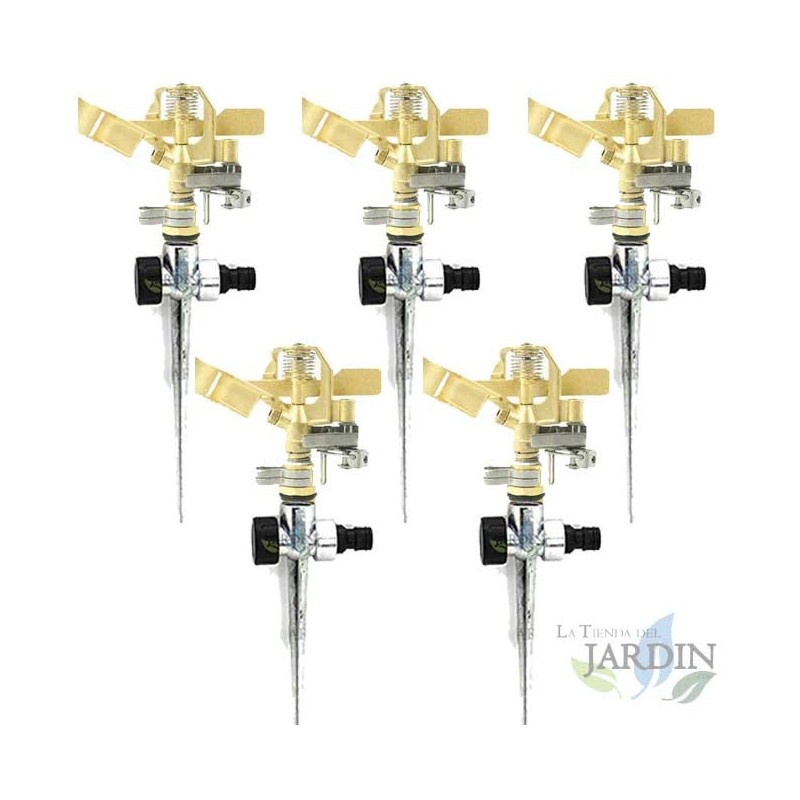 Pacote com 5 aspersores de irrigação ajustáveis em latão, 10-15 m. Rosca de 1/2". Inclui suportes de metal para aspersores. Pacote com 5 aspersores de irrigação ajustáveis em latão, 10-15 m. Rosca de 1/2". Inclui suportes de metal para aspersores.