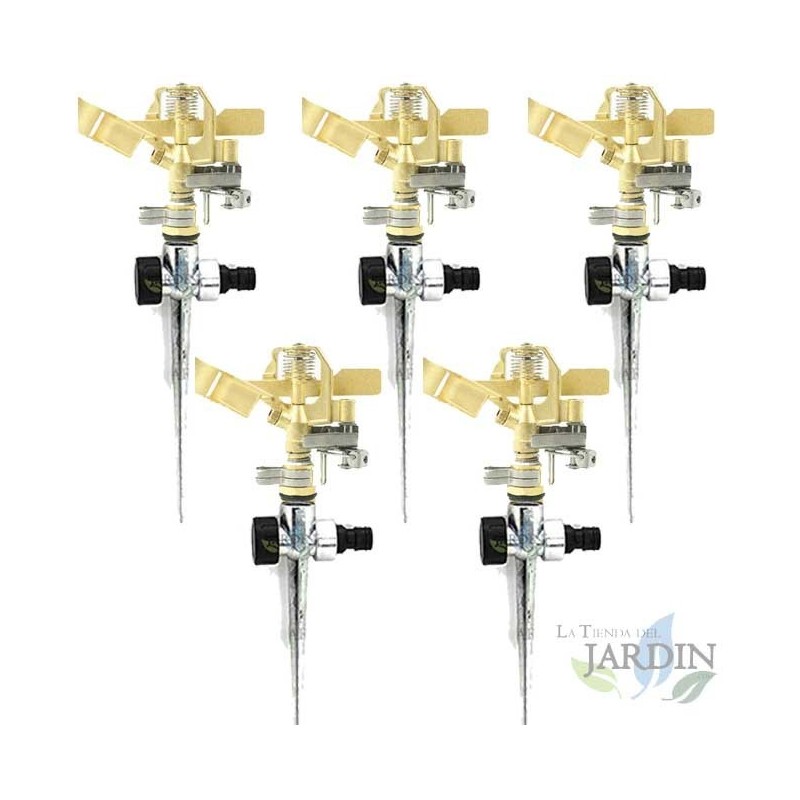Confezione da 5 irrigatori regolabili in ottone, 10-15 metri, filettatura da 1/2". Include supporti per irrigatori in metallo.