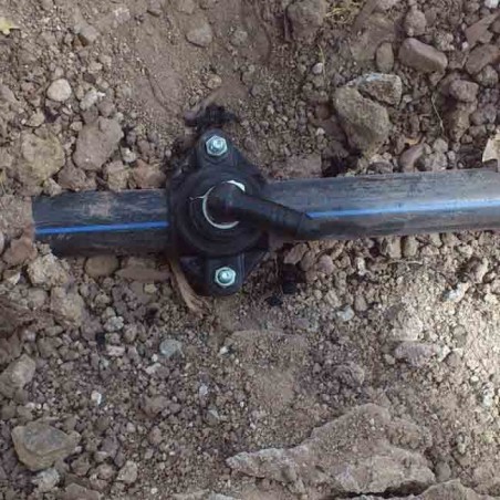 Collar de riego reforzado utilizado en tuberias de polietileno