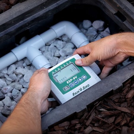 Automatisches 2-Zonen-Gartenbewässerungssystem mit ESP 9V-Controller und Rain Bird HV 1" 9V-Magnetventilen