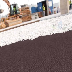 Tela geotêxtil marrom, 1,6 x 10 m, polipropileno 80 g/m². Para controle de ervas daninhas e arbustos na superfície do solo.