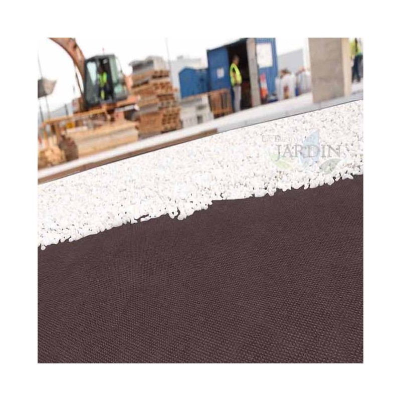 Tela geotêxtil marrom, 1,6 x 10 m, polipropileno 80 g/m². Para controle de ervas daninhas e arbustos na superfície do solo.