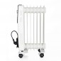 Ölradiator mit 7 Elementen. Maximale Leistung von 1.500 W. Einstellbarer Thermostat. 3 Heizstufen: 600 W - 900 W - 1500 W.