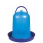 Blaue 3-Liter-Tränke für Hühner. Durchmesser 23 cm x Höhe 22 cm. Blaue 3-Liter-Tränke für Hühner. Durchmesser 23 cm x Höhe 22 cm.