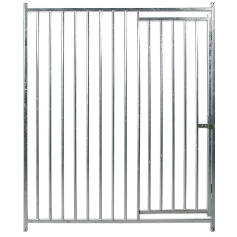 Façade de box avec porte pour chien et barres de séparation de 8 cm
