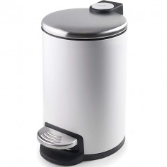 Lixeira de banheiro com pedal, fabricada em aço inox com acabamento fosco, mede 16,8 x 25 cm, cor branca