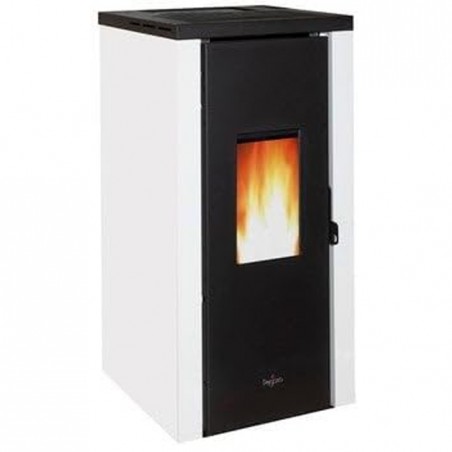 Pegaso Vera 7.7 KW pellet stove. Superior efficiency and design with a heated surface. Black.