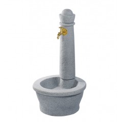 Fontaine de jardin Roma en pierre grise, imitation pierre naturelle. Hauteur 100 cm, largeur 54 cm, profondeur 58 cm.