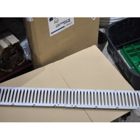 Grade de evacuação de piso 50x13cm, transitável, em polipropileno reforçado com proteção UV