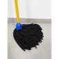 Mocio in microfibra con filo nero, filo universale, non graffia il pavimento, grande capacità di assorbimento Mocio in microfibra con filo nero, filo universale, non graffia il pavimento, grande capacità di assorbimento