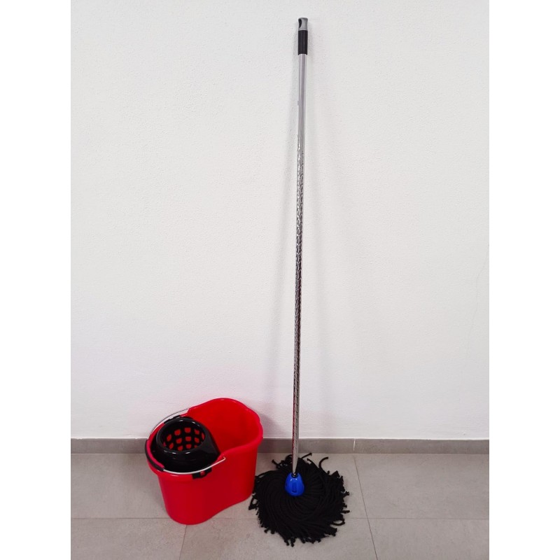 Secchio per scopa ovale professionale rosso da 16 litri con scolapiatti. Include il mop in microfibra MAX Pro con filo nero e ba
