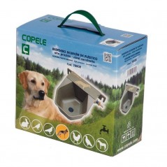 Green plastic drinker for dogs 18x22x10 cm