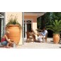 Serbatoio Anfora Imitazione Terracotta. Capacità: 250 litri. Include Rubinetto. Dimensioni: Diametro 70 cm, Altezza 108 cm