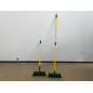 Brosse + poignée extensible de 0,8 à 1,4 m pour balayer gazon artificiel. Produit adapté à tout type de pelouse Brosse + poignée extensible de 0,8 à 1,4 m pour balayer gazon artificiel. Produit adapté à tout type de pelouse