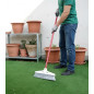 Spazzola per la cura dell'erba sintetica e dei tappeti | Manico 129,5 cm, Spazzola 30,5 cm