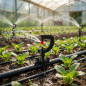 Kit d'irrigation par micro-asperseurs à 180° pour jardin et verger | Lot de 100 asperseurs | Portée jusqu'à 2,4 m