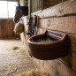 Mangeoire 8 L avec Poignée, Mangeoire pour l’Équitation, Solide et Robuste, Parfaite pour l’Alimentation de Cheval
