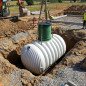 Unterirdischer Polyethylentank, 10.000 Liter. Lebensmittelecht. Länge 352 cm, Breite 224 cm, Höhe 289 cm.