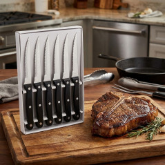 Set di 6 coltelli da bistecca classici seghettati