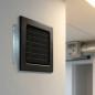 Grille de ventilation fixe avec cadre noir, lamelles et maille 17 x 17 cm | Conduits et air Grille de ventilation fixe avec cadre noir, lamelles et maille 17 x 17 cm | Conduits et air