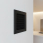Grelha de ventilação fixa com pré-moldura preta, lâminas e tela 17x17 cm | Dutos e Ar Grelha de ventilação fixa com pré-moldura preta, lâminas e tela 17x17 cm | Dutos e Ar