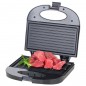 Sanduicheira com design compacto de 750W, ideal para sanduíches e lanches crocantes