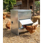 Outdoor hopper chicken feeder with visor 24 kg, 47x20x50 cm