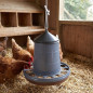 Mangeoire à poulet suspendue 2 Kg, 24x24 cm