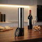 Elektrischer Korkenzieher mit USB, Schwarz Luxe aus Edelstahl. Elektrischer Korkenzieher mit USB, Schwarz Luxe aus Edelstahl.
