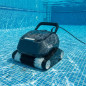 Robô elétrico de limpeza de piscinas para limpeza do fundo e das paredes de piscinas de até 10 x 5 m. Robô elétrico de limpeza de piscinas para limpeza do fundo e das paredes de piscinas de até 10 x 5 m.