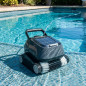 Robô elétrico de limpeza de piscinas para limpeza do fundo e das paredes de piscinas de até 10 x 5 m. Robô elétrico de limpeza de piscinas para limpeza do fundo e das paredes de piscinas de até 10 x 5 m.