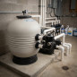 M-3000 Blasfilter | 480 mm Durchmesser mit Seitenventil | Durchflussrate: 9000 l/h | Maximaler Druck: 2,5 bar M-3000 Blasfilter | 480 mm Durchmesser mit Seitenventil | Durchflussrate: 9000 l/h | Maximaler Druck: 2,5 bar