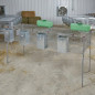 Gabbia per conigli a 4 scomparti con pavimento in metallo 200 x 62 x 99 cm dotata di tramogge e abbeveratoi.