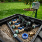 Sistema de irrigação automática de jardim de 3 zonas com controlador ELC401 e válvulas solenoides Rain Bird HV de 1" e 24 V Sistema de irrigação automática de jardim de 3 zonas com controlador ELC401 e válvulas solenoides Rain Bird HV de 1" e 24 V