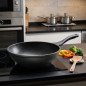 Wok in alluminio Lacor da 28 cm | Padella professionale, compatibile con piani cottura a induzione e a gas | Wok antiaderente