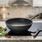 Wok in alluminio Lacor da 28 cm | Padella professionale, compatibile con piani cottura a induzione e a gas | Wok antiaderente