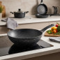28 cm Wok aus geschmiedetem Aluminium | Professionelle Kochpfanne, geeignet für Induktions- und Gasherde | Antihaftbeschichtung 28 cm Wok aus geschmiedetem Aluminium | Professionelle Kochpfanne, geeignet für Induktions- und Gasherde | Antihaftbeschichtung