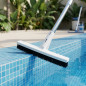 Spazzola dritta per piscina da 33 cm | Pulizia efficace del fondo, delle pareti e della linea di galleggiamento | Attacco con da