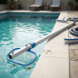 Perche télescopique en aluminium pour piscine 1,8-3,6 m | Compatible avec les épuisettes, les robots nettoyeurs et les brosses |