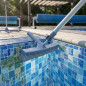 Cepillo de Pared Shark | Limpieza Especializada para Paredes de Piscina