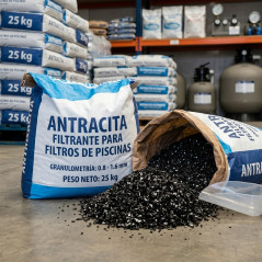  Filtering anthracite in 25 kg bags, with a grain size of 0.8 - 1.6 mm.