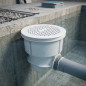 Bonde de piscine Norm | Grille plate | Blanche | Anti-vortex | Pour piscines en béton Bonde de piscine Norm | Grille plate | Blanche | Anti-vortex | Pour piscines en béton