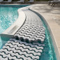 Rejilla Modular para Piscina con Canal Rebosadero | Diseño Transversal 335x35 mm | Color Blanco Rejilla Modular para Piscina con Canal Rebosadero | Diseño Transversal 335x35 mm | Color Blanco