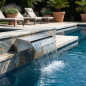 Cascada de Agua Decorativa para Piscina | Ancho 600 mm | Conexión 1 ½'' | Juego de Agua para SPA Piscinas Cascada de Agua Decorativa para Piscina | Ancho 600 mm | Conexión 1 ½'' | Juego de Agua para SPA Piscinas