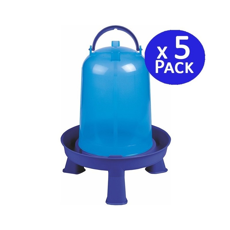 Blaue Hühnertränke mit 8 Litern Fassungsvermögen. Packung mit 5 Stück.
