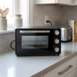 Forno elettrico da tavolo Orbegozo. Capacità 38 litri. Potenza: 2000 W. Termostato regolabile da 100°C - 230°C.