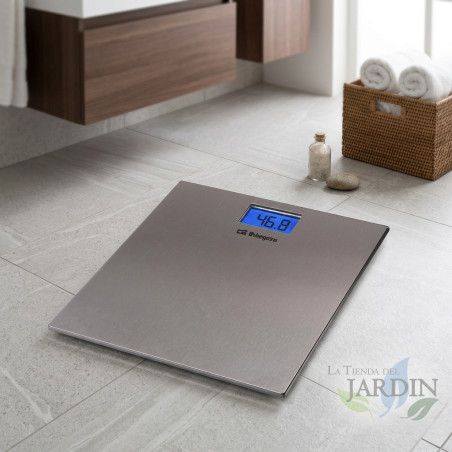  Orbegozo electronic bathroom scale.  Stainless steel platform.  Maximum capacity: 150kg.  Platform: 30 x 30 x 1.9 cm.