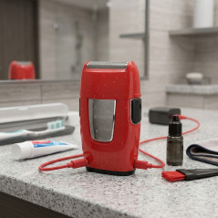 Barbeador e aparador de viagem vermelho com carregamento USB, compacto e prático