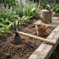 Azadilla Plana de Jardinería con Mango Largo 120 cm | Ancho 28 cm | Herramienta Agrícola para Huerto y Jardín Azadilla Plana de Jardinería con Mango Largo 120 cm | Ancho 28 cm | Herramienta Agrícola para Huerto y Jardín