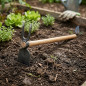 Houe plate 28 cm avec fourche et manche en bois 90 cm | Outil de jardinage pour potager et verger